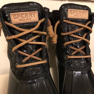 Black Sperry duck boots 🌻